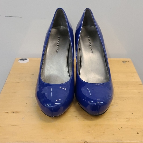 New! Bandolino patent BLUE pump - Picture 1 of 4